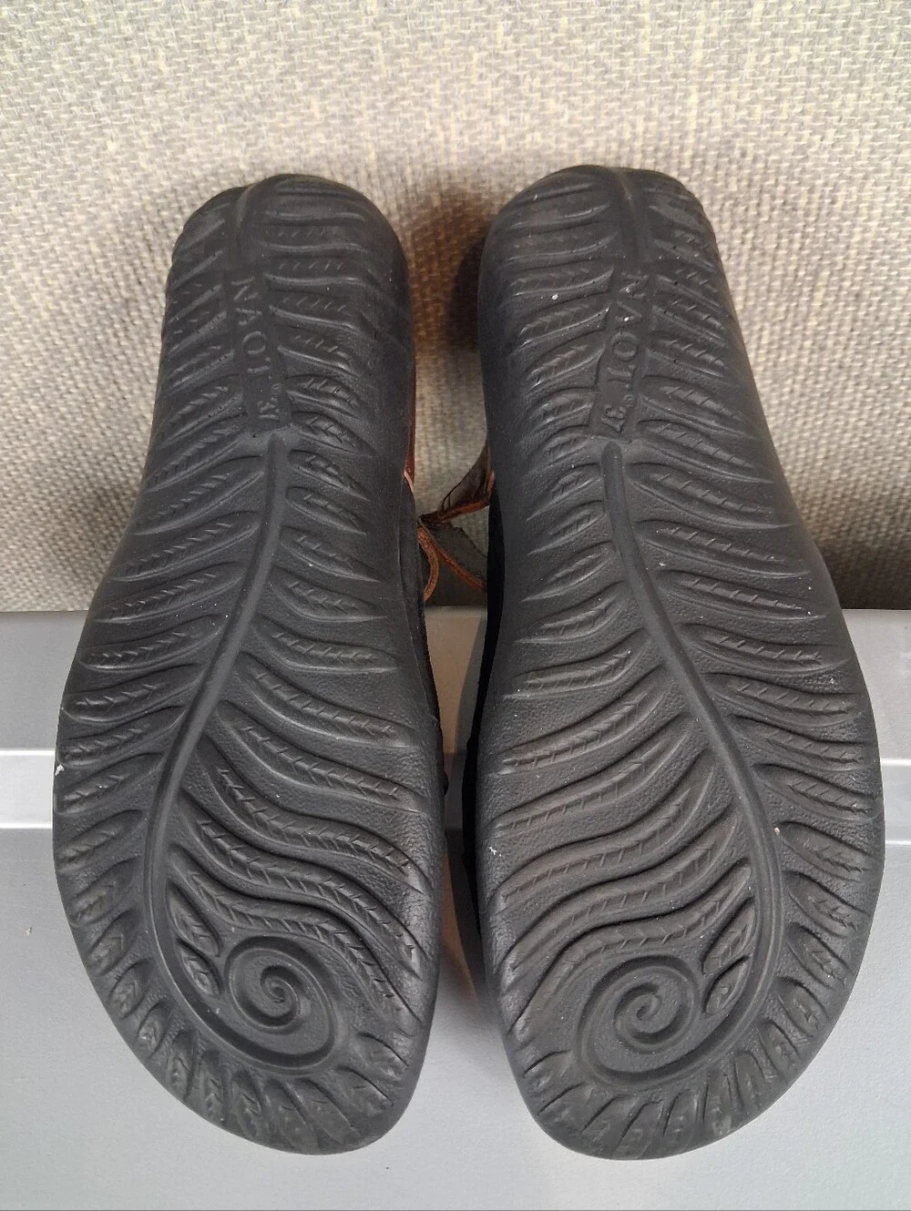 NAOT Papaki Comfort Sandals Womens 37 US 6 6.5 Black Cinnamon Leather Koru